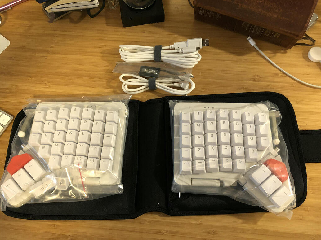 Moonlander Keyboard (Mechanical) (Ergonomic) (Split) (Ortholinear